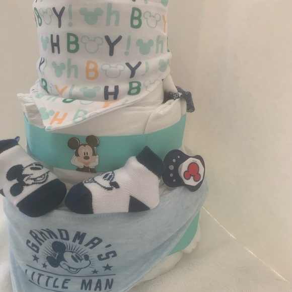 New Mickey Mouse diaper cake.50 diapers, 3 bibs, 2pair of socks 3 pacifiers - Picture 4 of 12
